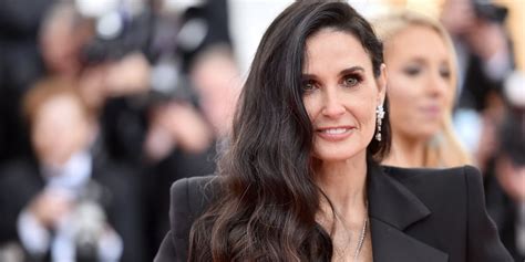 Demi Moore fisico, pazzesca nella foto in bikini a 58 anni.